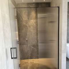 Fluted glass shower