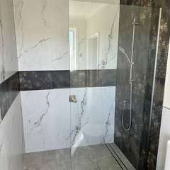 Gold band shower