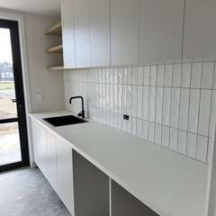 Laundry vertical splashback