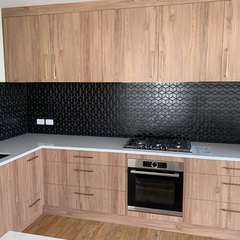 Black hexagon splashback